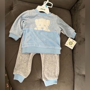 Baby two piece outfit puppy picture